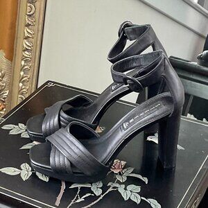 Y2K Vintage Steve Madden Criss Cross Sandals Block Heel Size 5US Black